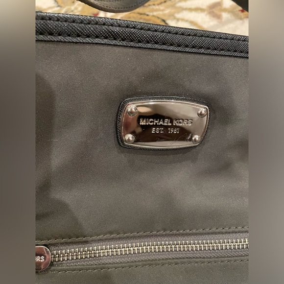 Michael Kors tote - Picture 2 of 5